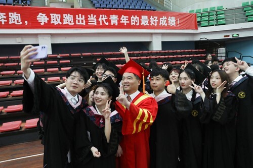 20万人见证！星空在线官网2022届毕业生专属高光时刻